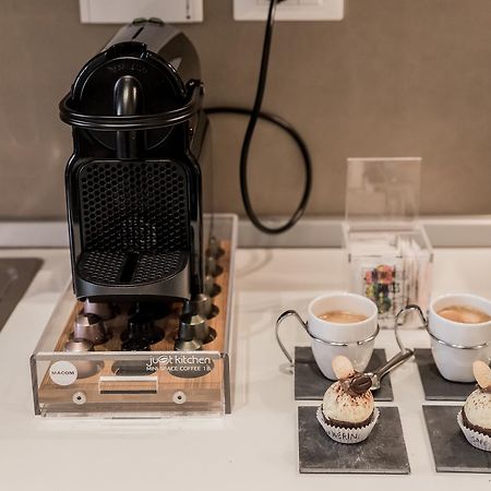 San Francesco Luxury Suite - Adult Only Bologna Bagian luar foto